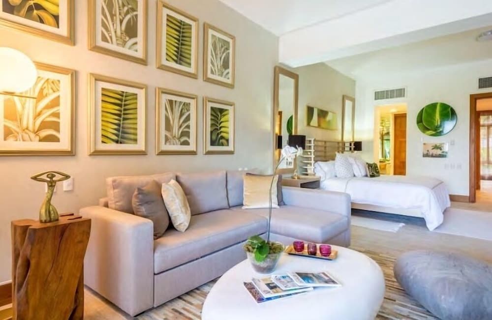 Villa photo 1