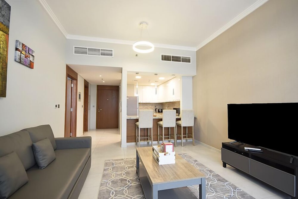 Standard Apartment, 1 Bedroom, Pool Access, Park View photo 3