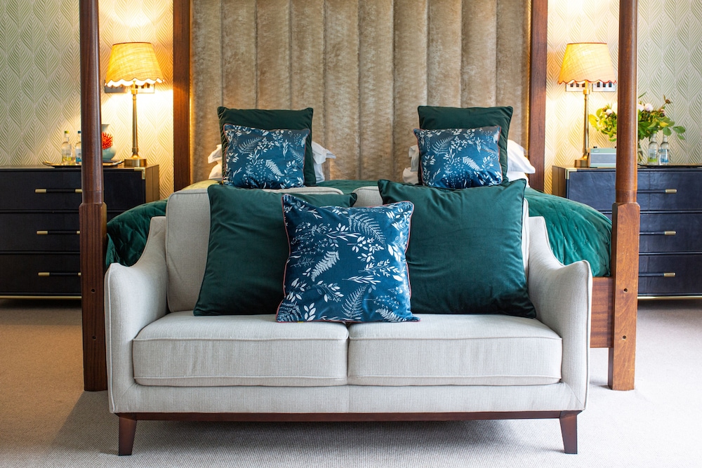 Luxury Suite (Four Poster Bed) - Photo 1