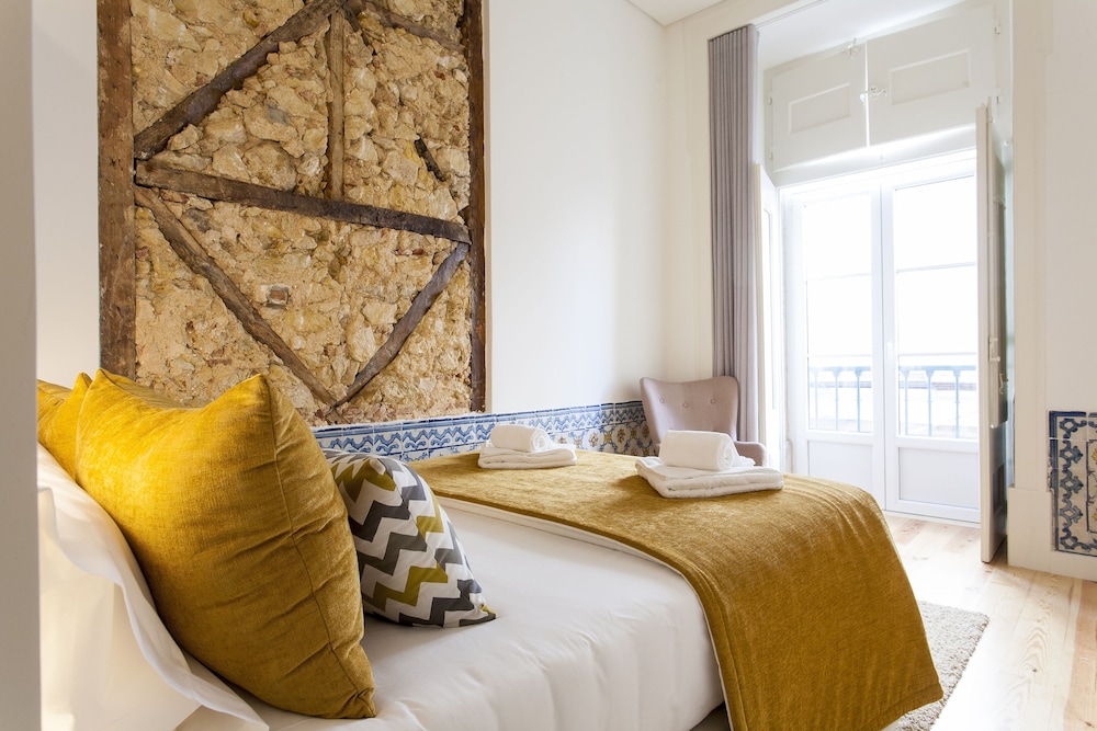 Apartment (2 Bedrooms)