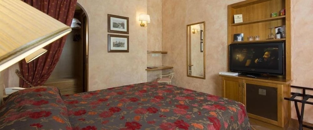 Standard Double Room photo 3