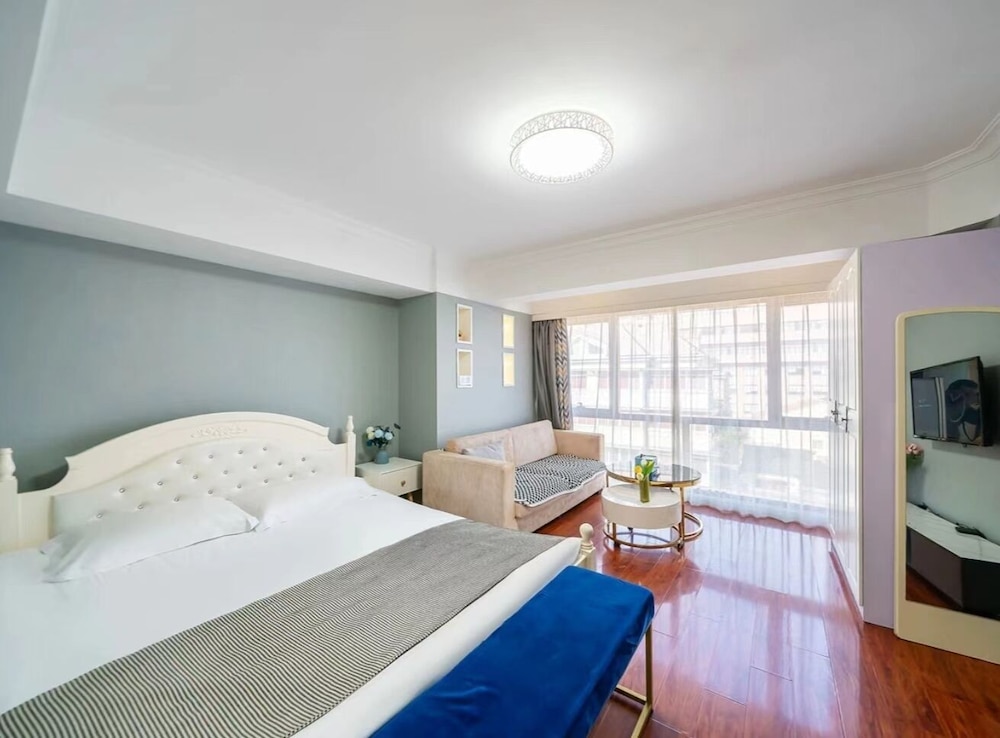 Superior Suite, City View