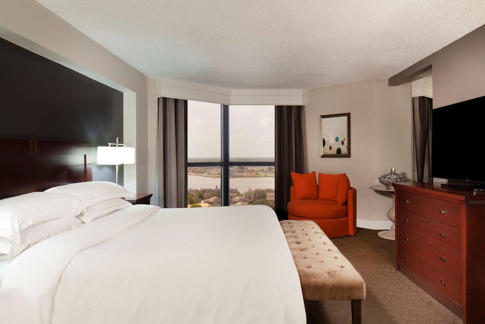 Suite, 1 Bedroom, Balcony, Pool View photo 2