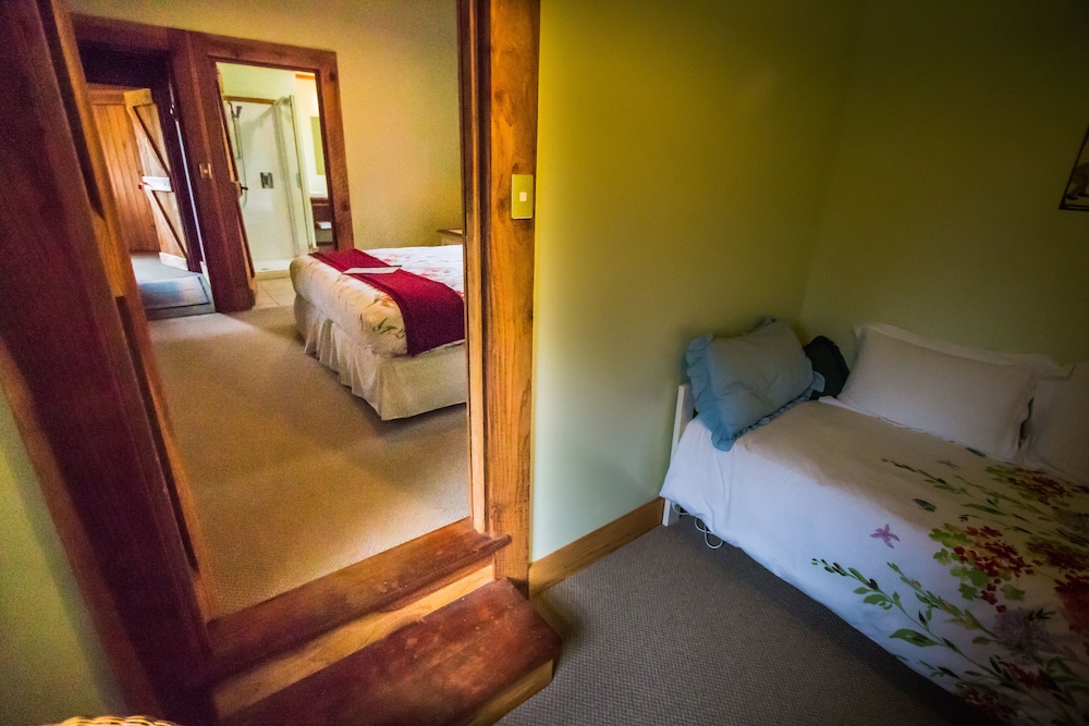 Comfort Room, 2 Bedrooms, Ensuite, River View photo 2