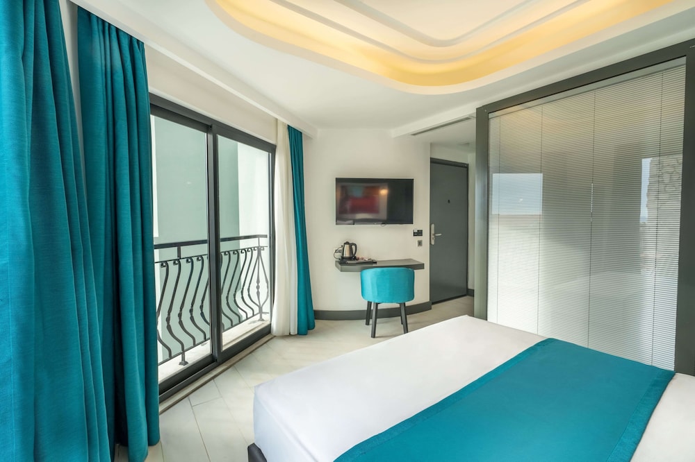 Junior Room, Terrace, Sea View - Photo 3