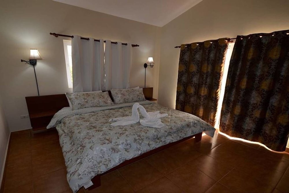 Villa (4 Bedrooms)