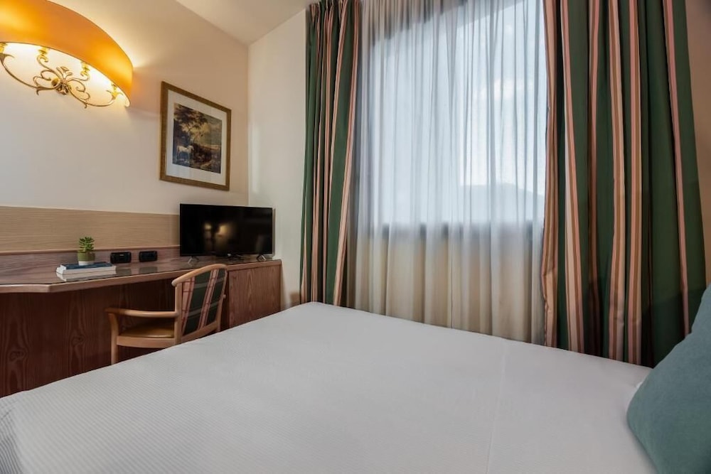 Economy Single Room, Mobility Accessible photo 1