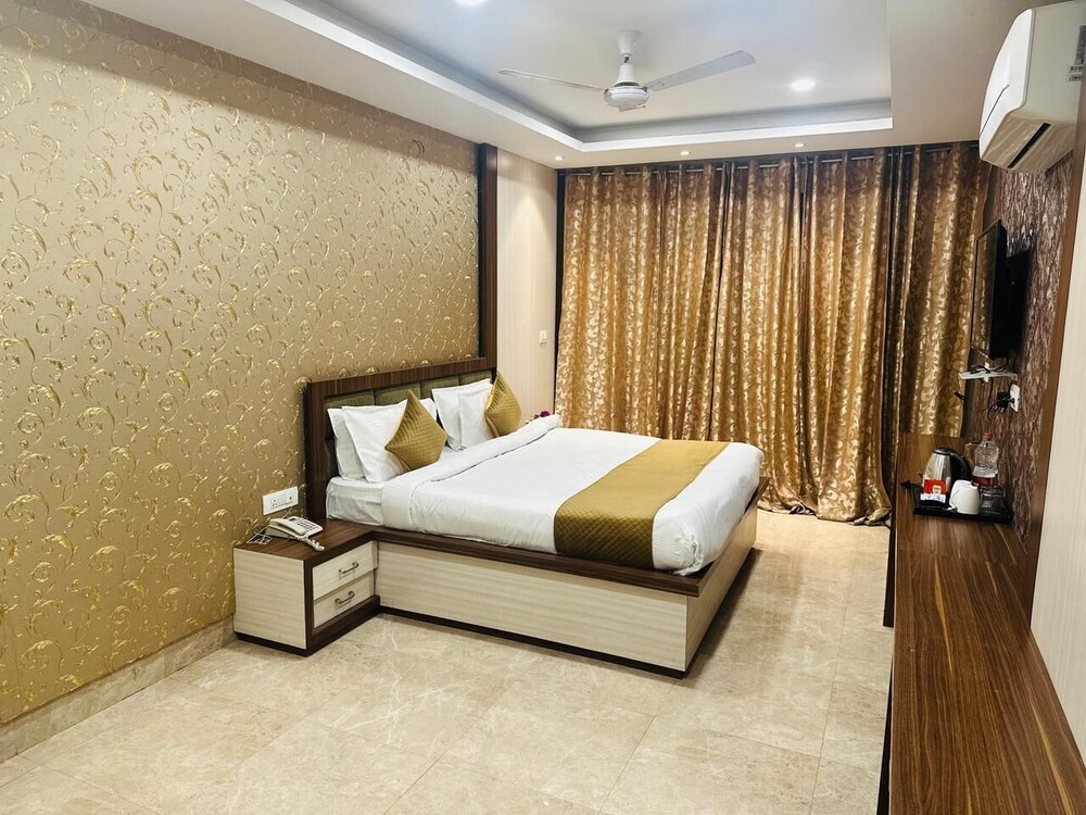 Deluxe Room - Photo 7