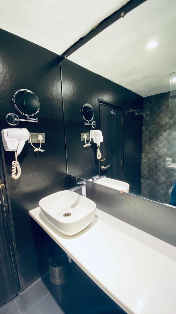 Super Deluxe Room - Photo 6