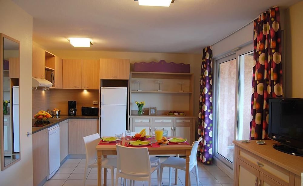 Apartment 2 bedrooms 6 persons PLUS photo 2