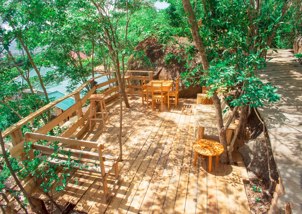 Double Room, Hill View