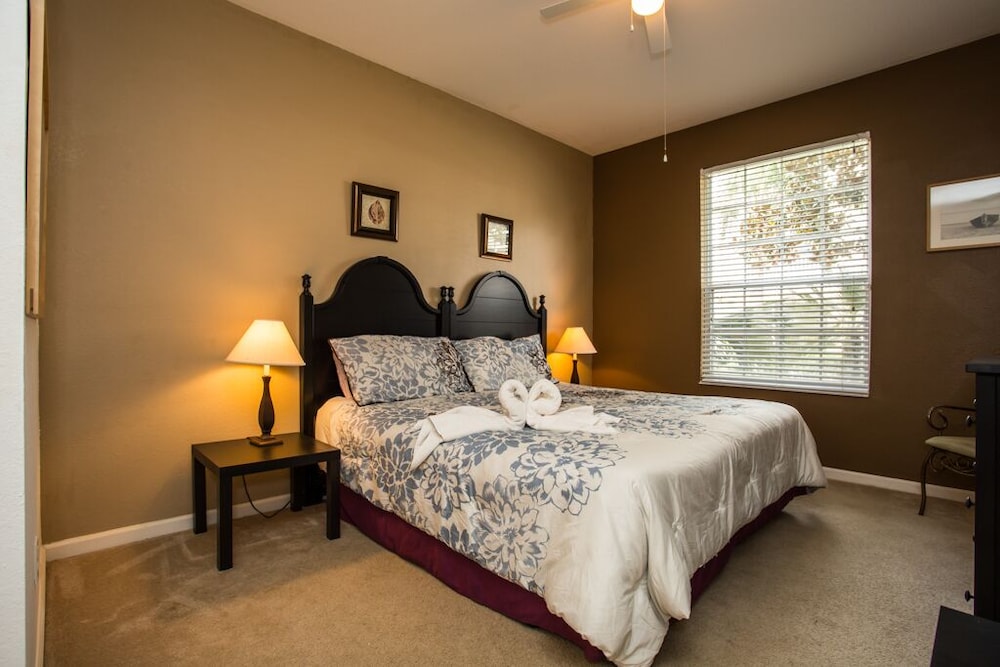 Condo, 3 Bedrooms