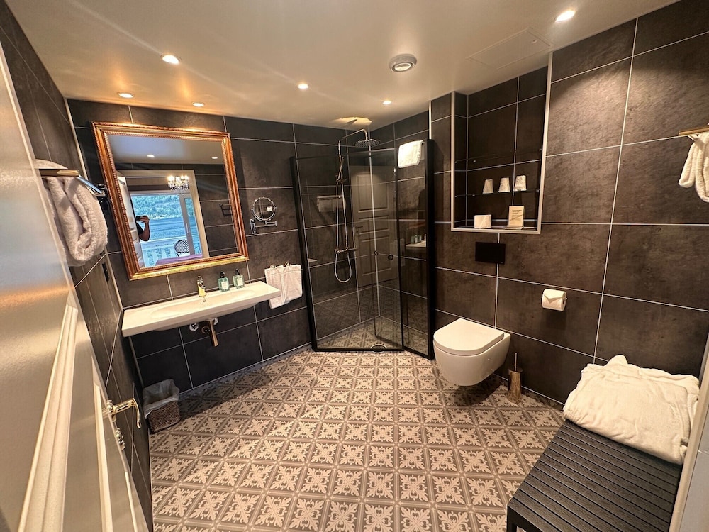 Deluxe Room - Photo 1