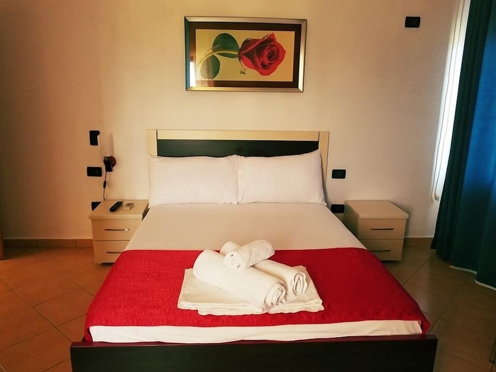 Basic Double Room, Non Smoking, Beach View