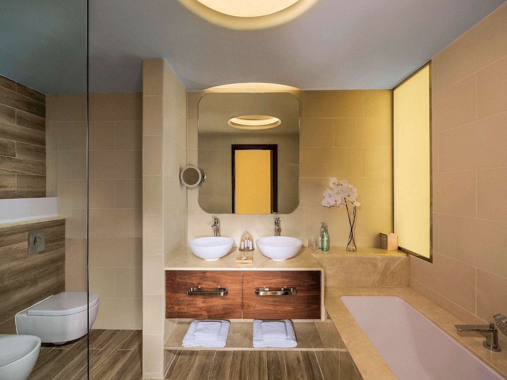 Holistic Wellness Room, Wellness Lounge And Beach Access, King Or Two Single Beds, Sea View thumbnail 6