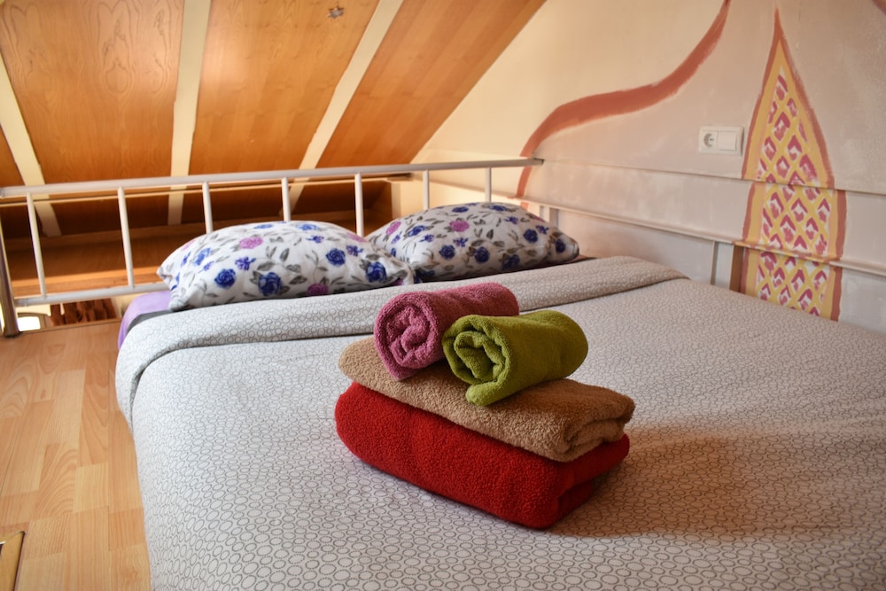 Deluxe Studio, 1 Double Bed with Sofa bed, Terrace, City View - Photo 4