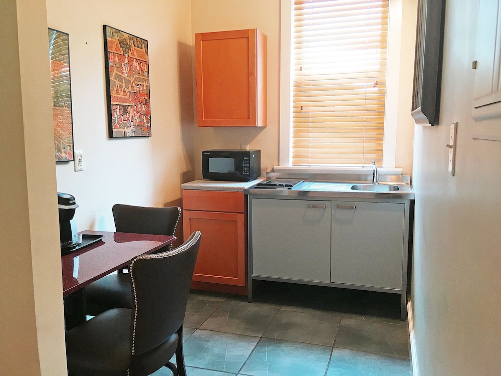 Large Extended Suite 503 (1bdrm apt) - Photo 6