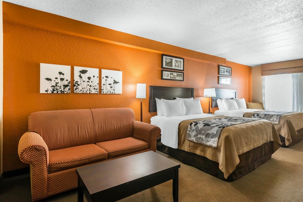 Standard Room, 2 Queen Beds, Non Smoking - Photo 9