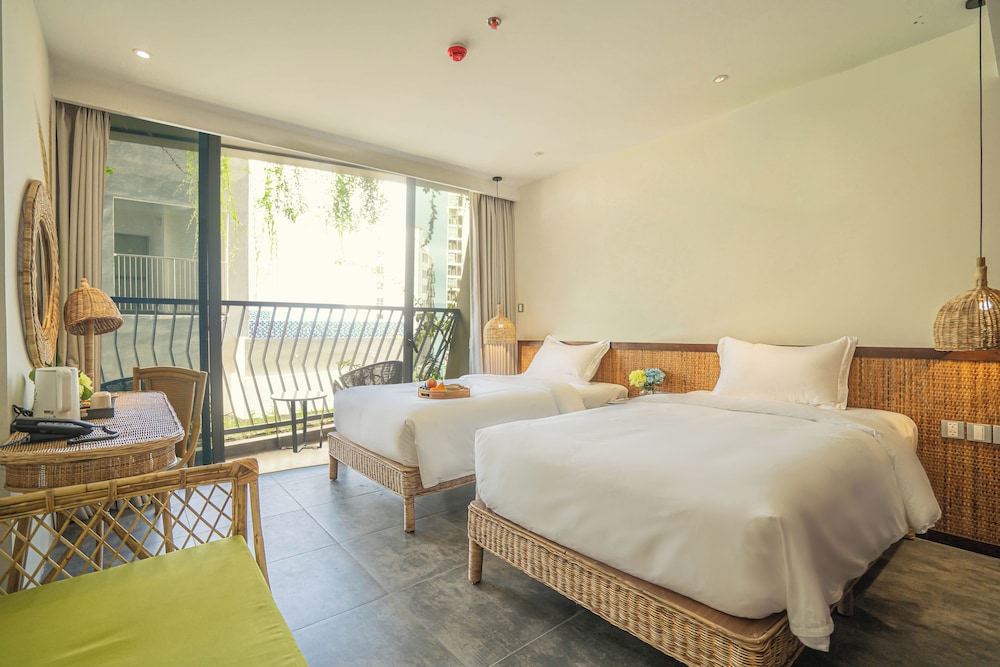 Deluxe Room, City View