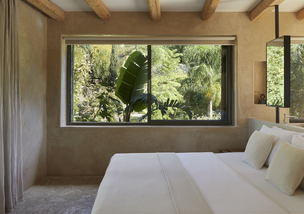 Superior Raw Retreat Side Sea View photo 1