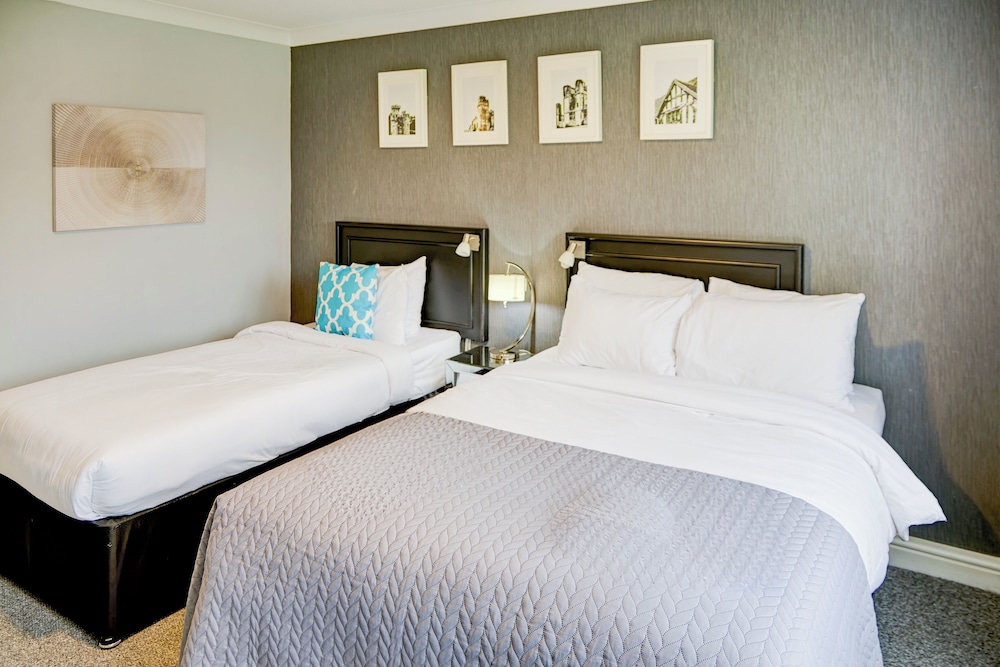 Standard Triple Room, Multiple Beds photo 3