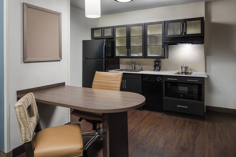 Suite, 1 Bedroom, Accessible (Communication, Accessible Tub) - Photo 2