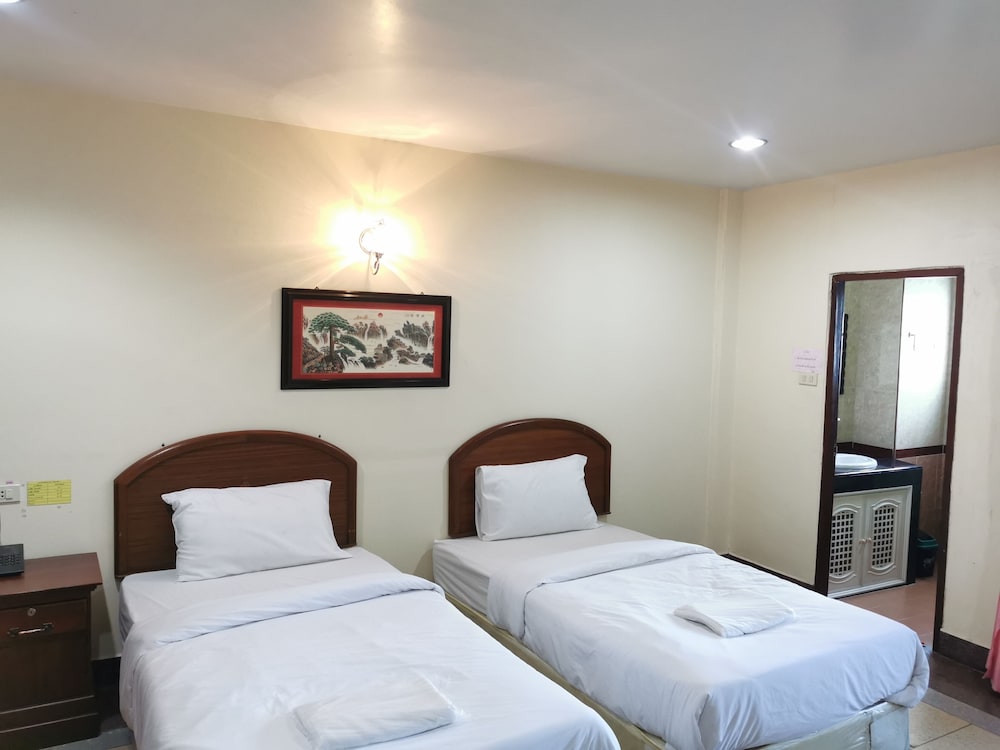 Standard Twin Room, 2 Twin Beds, Balcony photo 2