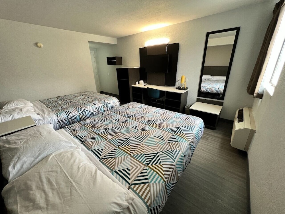Deluxe Room, 2 Queen Beds, Accessible, Non Smoking photo 3