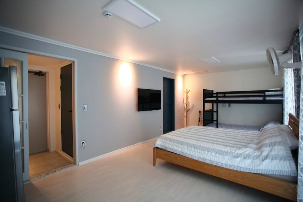 Family Room photo 1