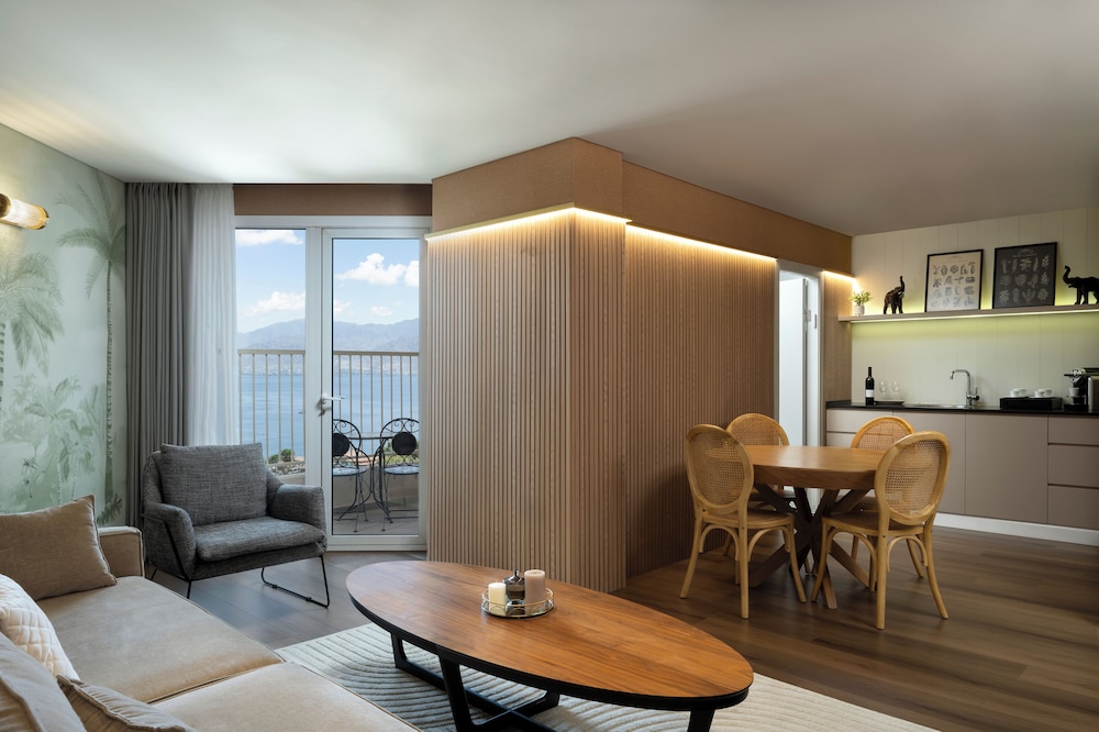 Royal Suite photo 2
