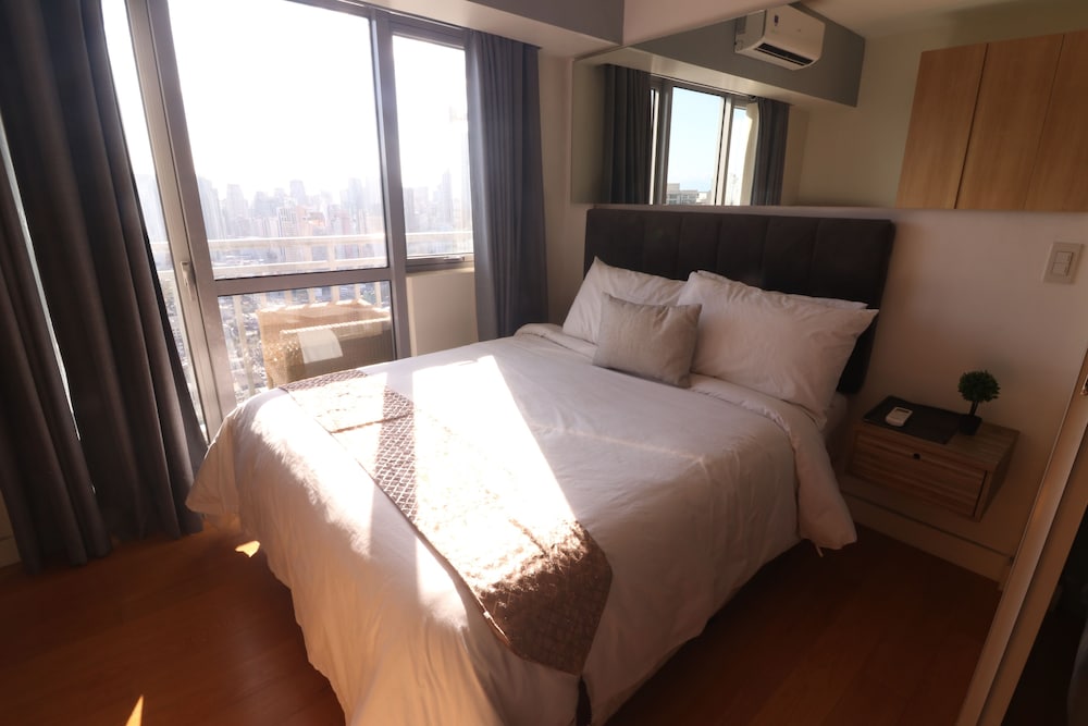 1 Bedroom Condo photo 3