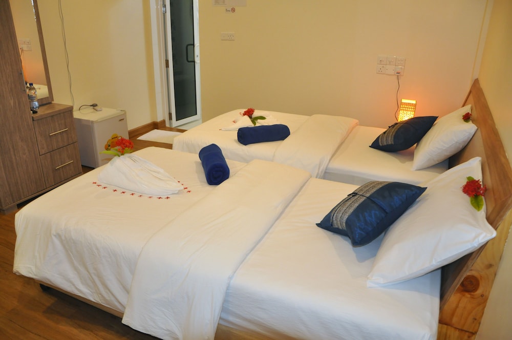 Deluxe Quadruple Room, 1 Bedroom, Non Smoking, Bathtub photo 3