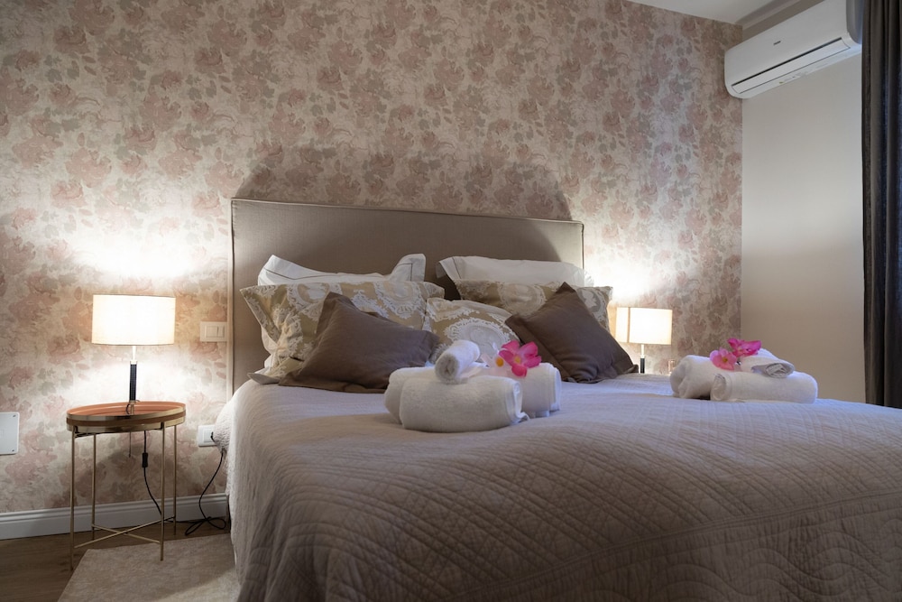 Comfort Double Room, Private Bathroom, Mountain View