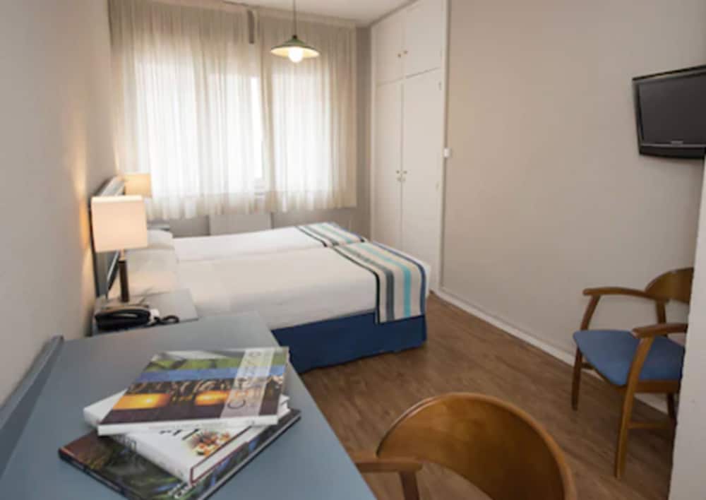 Studio, 2 Twin Beds, Non Smoking, Kitchenette