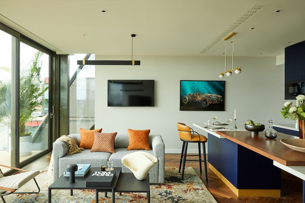 1 Bedroom Trackside Residence - Twin