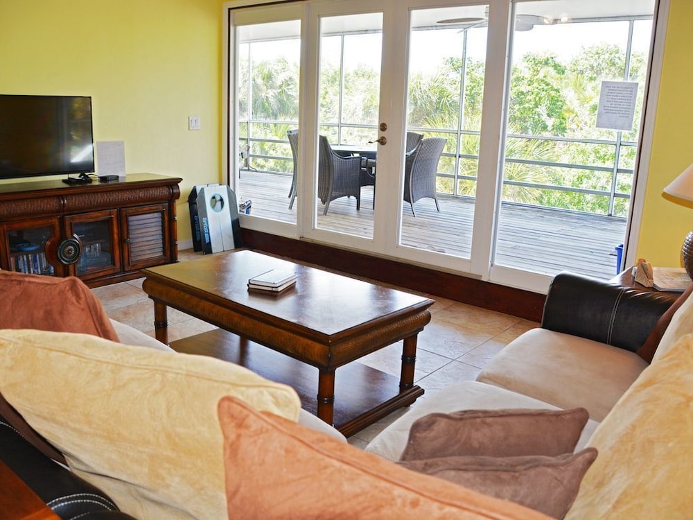 Romantic Cottage, Multiple Beds, Non Smoking, Garden View photo 1