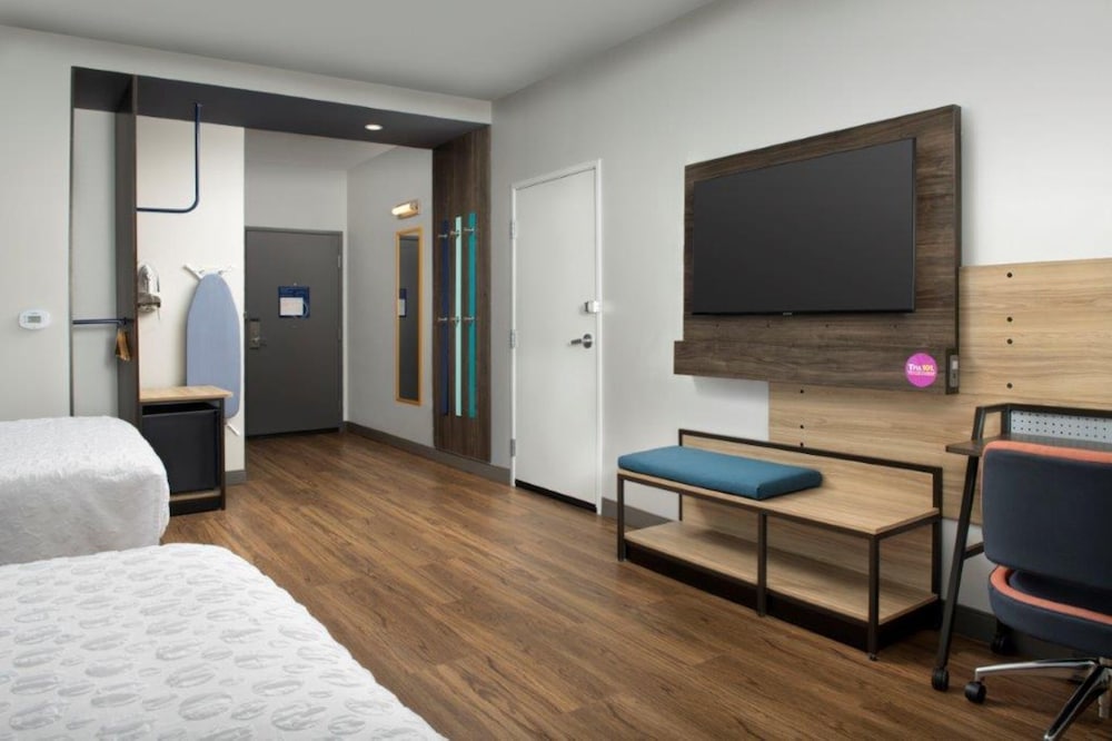 Room, 2 Queen Beds, Accessible (Mob/Hear Acc Ri-Shwr) - Photo 2
