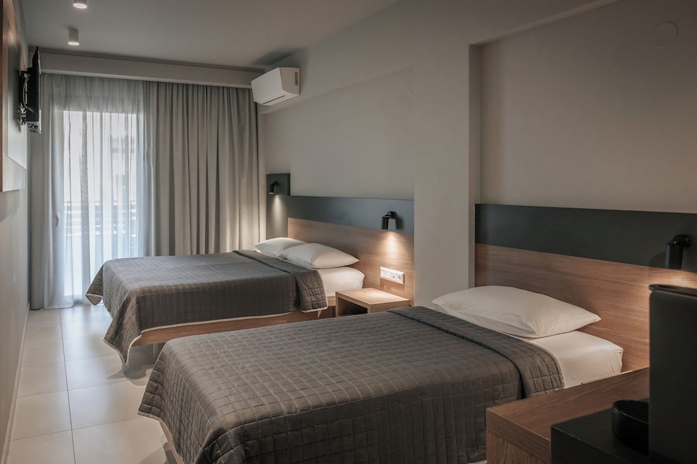 Standard Triple Room - Photo 1