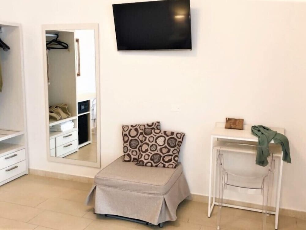 Deluxe Quadruple Room, Terrace, Ocean View photo 3