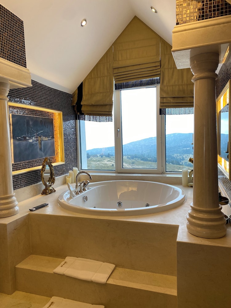 Presidential Suite, 2 Bedrooms, Jetted Tub