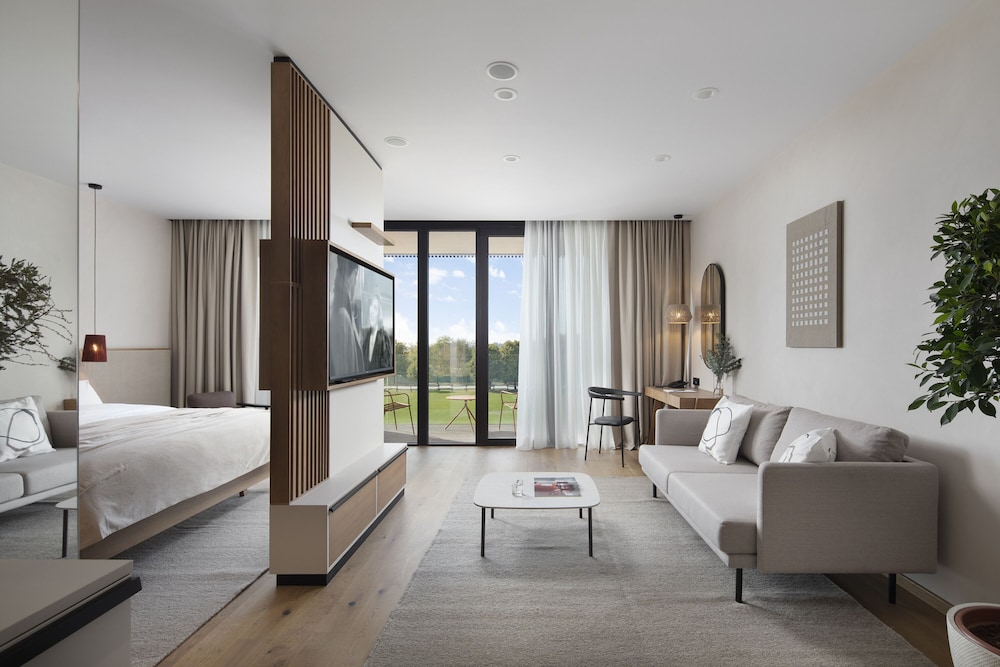 Premium Suite