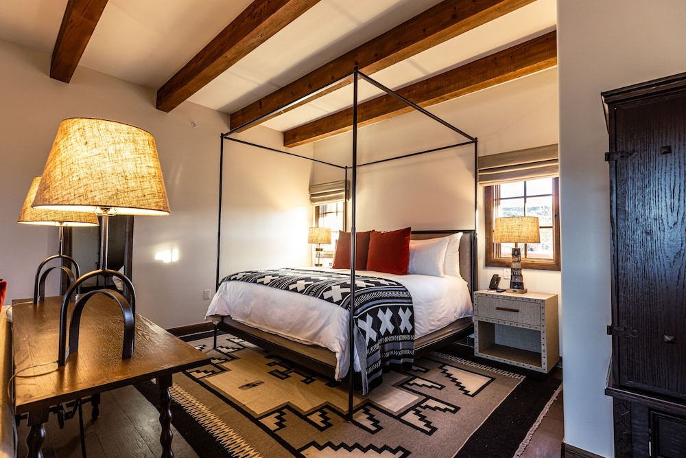 Junior Suite, 1 King Bed, Valley View - Photo 5