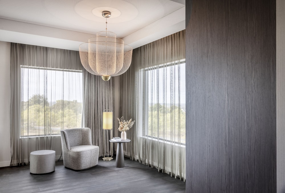 Presidential Suite, 1 King Bed thumbnail 6