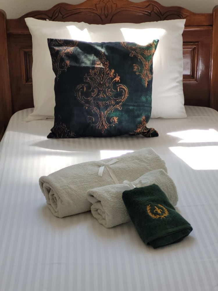 Classic Room, 2 Twin Beds photo 3
