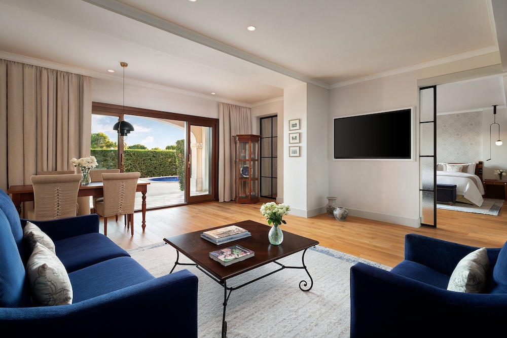 St. Regis 1 Bedroom Residence Suite with Private Pool, 1 King Bed thumbnail 6