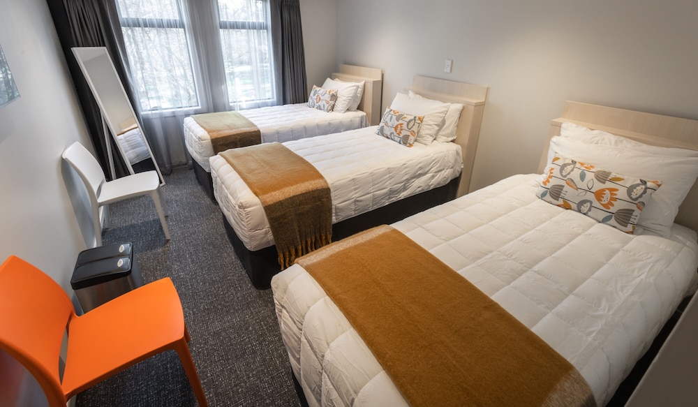 Classic Triple Room (Shared Bathroom)