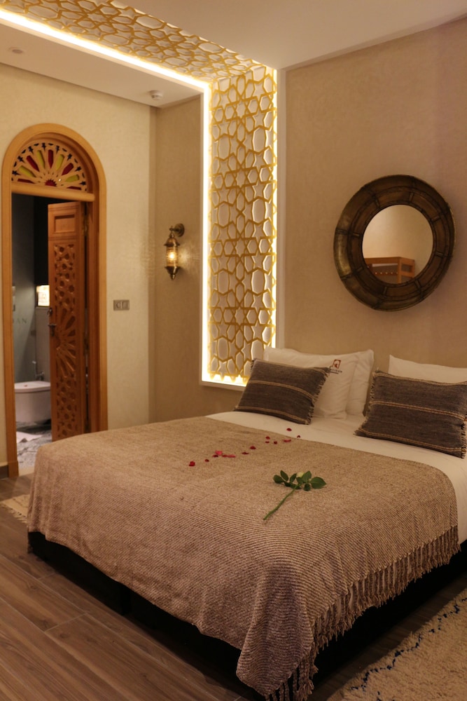 Deluxe Double or Twin Room, Courtyard View