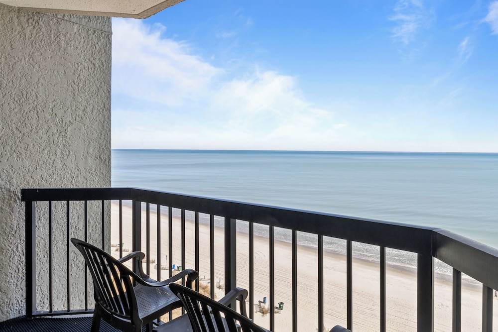 Pinnacle Oceanfront Deluxe King Efficiency - Photo 10