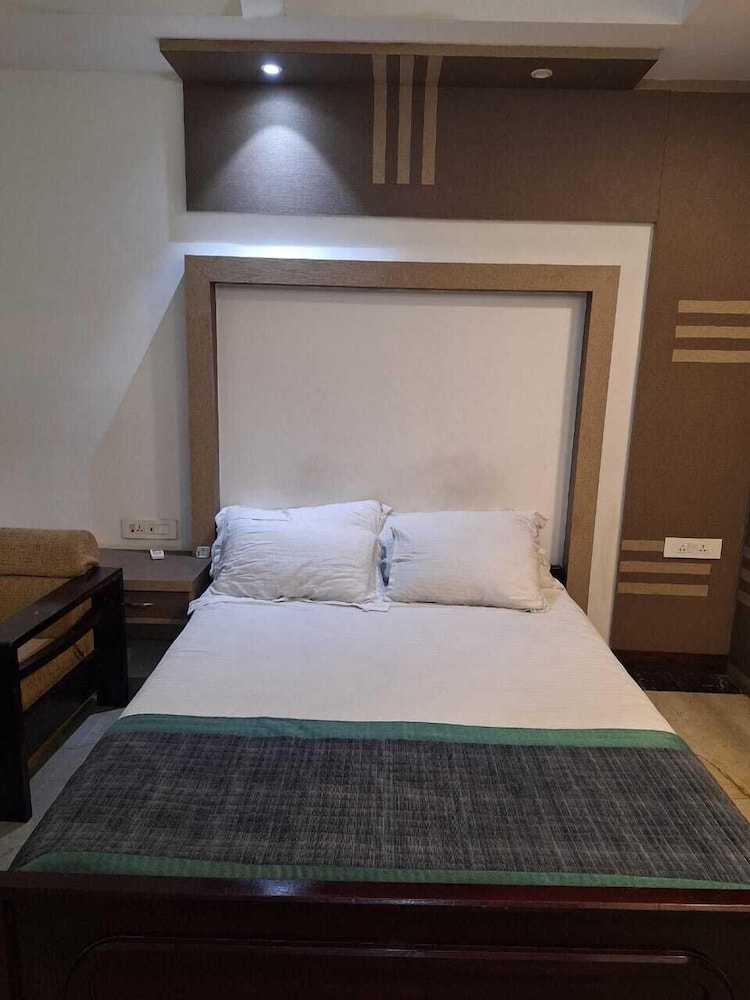 Deluxe Room, City View