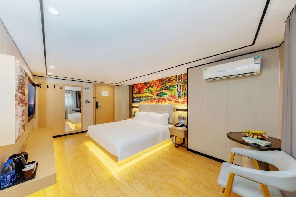 Luxury Double Room, 1 Queen Bed, City View